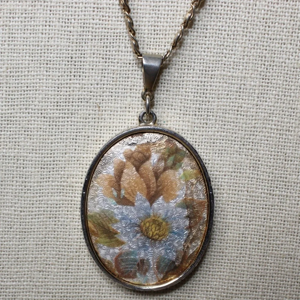 Sarah Coventry Necklace Reversible Floral Leaf Pendant 24in Gold Tone Vintage